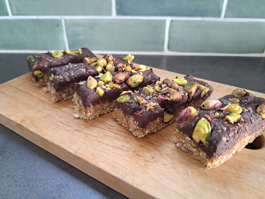 Barres protéinées maison à la pistache et au chocolat noir